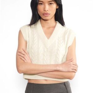 Aritzia Winston Cable-Knit V-Neck Sleeveless Sweater Vest - Cream - medium